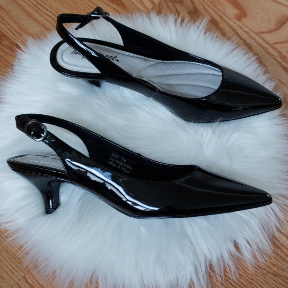 Easy Street

Faye Slingback Kitten-Heel Pu…